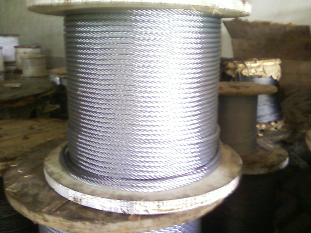 供应10000米7*19 8.2mm热镀锌钢丝绳