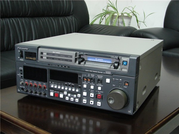 **低价出售DVCPRO 50 录像机AJ-D950E