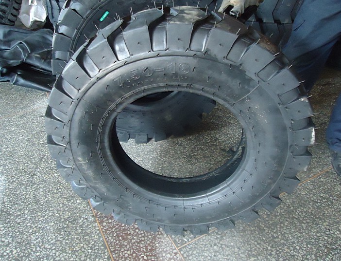 供应工程轮胎叉车铲车挖掘机轮胎750-16