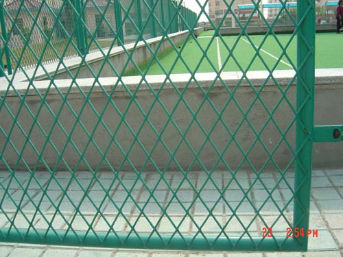 供应PVC涂塑桥梁防眩网，40*80刀菱形护栏网，喷漆钢板网护栏，100平米以上优惠！