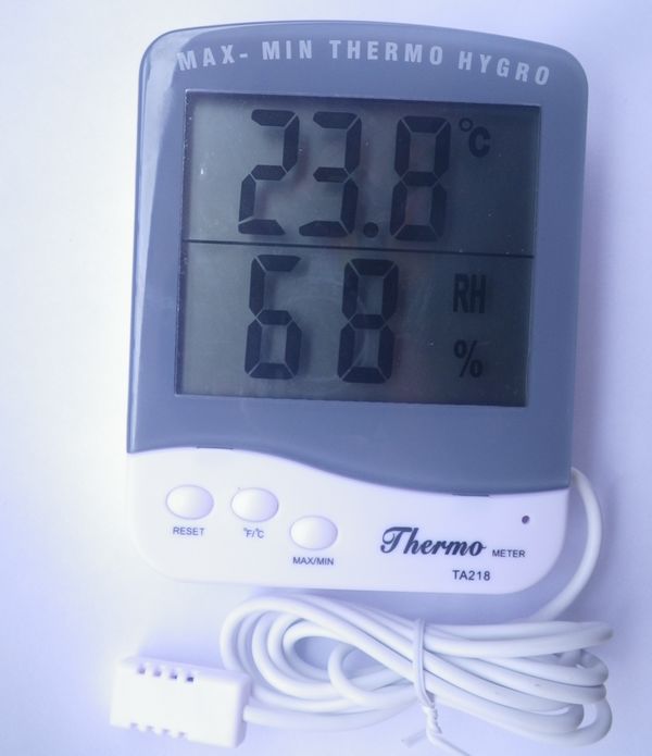 家用电子大屏幕高清晰高精度温湿度表