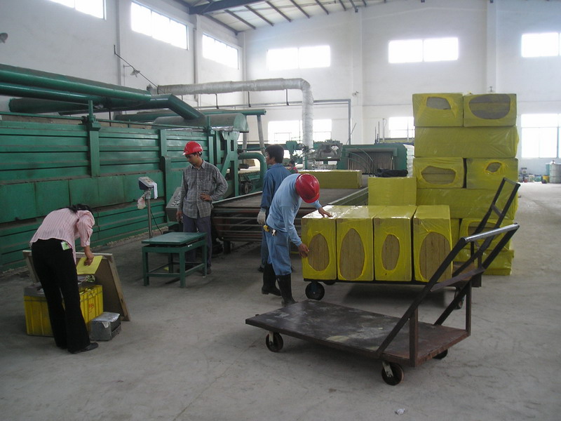 集安市专业生产岩棉板供应价格