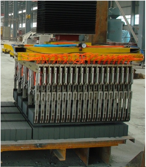工业固体废弃物蒸压砖设备JYM液压砖机