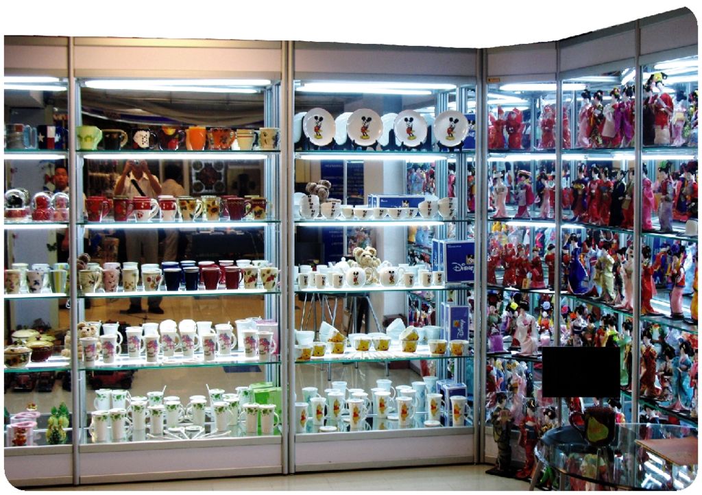 较经典的展示柜,广州瓷器展示柜提供