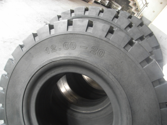 供应冶金厂、钢厂特种车辆实心轮胎12.00-20
