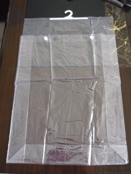 供应双层pvc挂钩服装包装袋，pvc透明塑料膜挂钩袋子价格