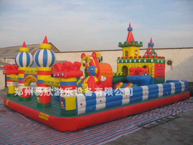 郑州充气游乐城堡儿童充气城堡大型充气玩具幼儿园蹦蹦床