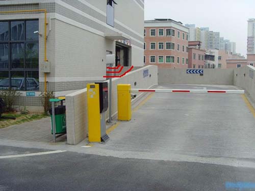 2012年推荐厦门挡车器安装 厦门停车场收费安装