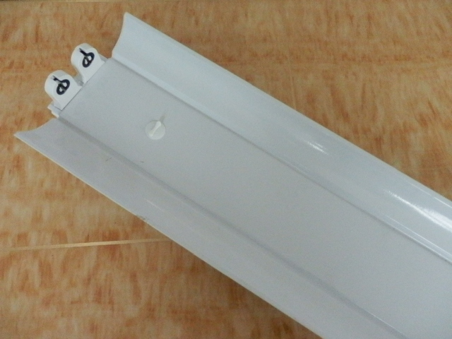 供应T8日光灯支架 LED双支带罩支架