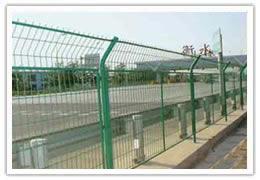 供应北京高速公路防护网 北京高速公路防护网镁洋中标大工程