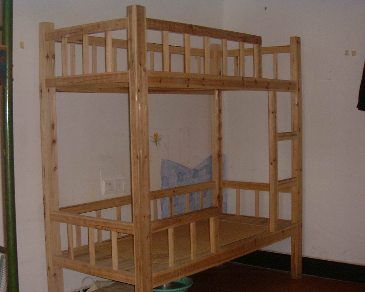 供应双层实木床-大学生公寓组合实木床