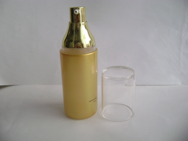 30ML高档乳液套装瓶配塑料罩电镀泵头
