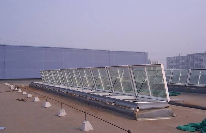 供应上海勇博）一字型排烟天窗，排气天窗