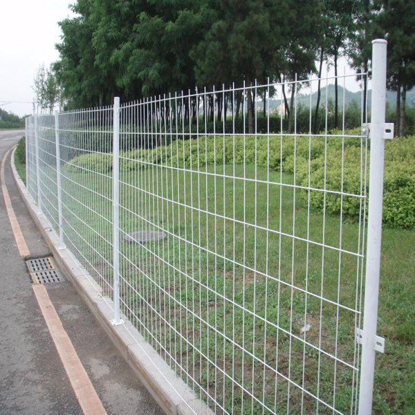 厂家现货供应双边护栏网、PVC双边护栏网、浸塑护栏网