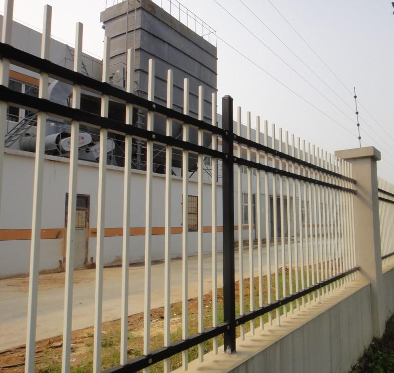 兴化锌钢围墙护栏厂直销兴化工厂用C围墙护栏价格HOLD不住