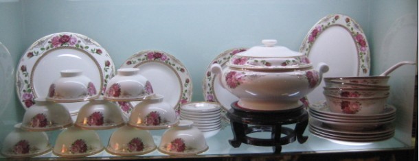 供应精美陶瓷餐具，青花玲珑餐具