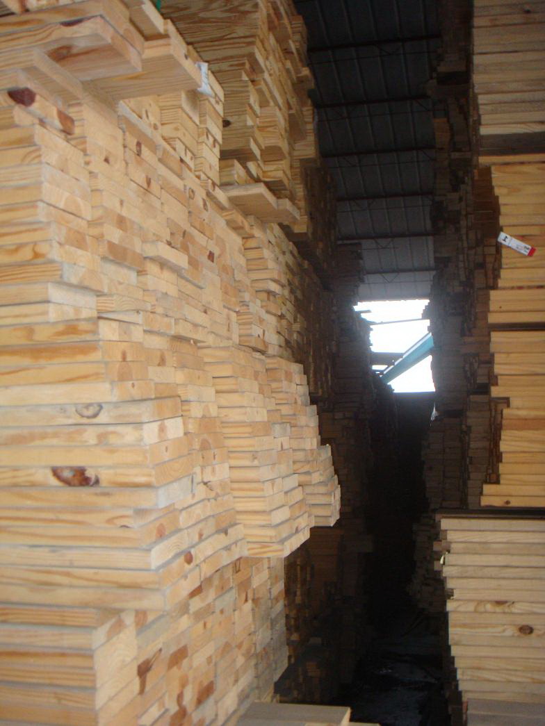 供应碳化木 防腐木 厂家批发 大量促销 美国南方松 南方松板材 .