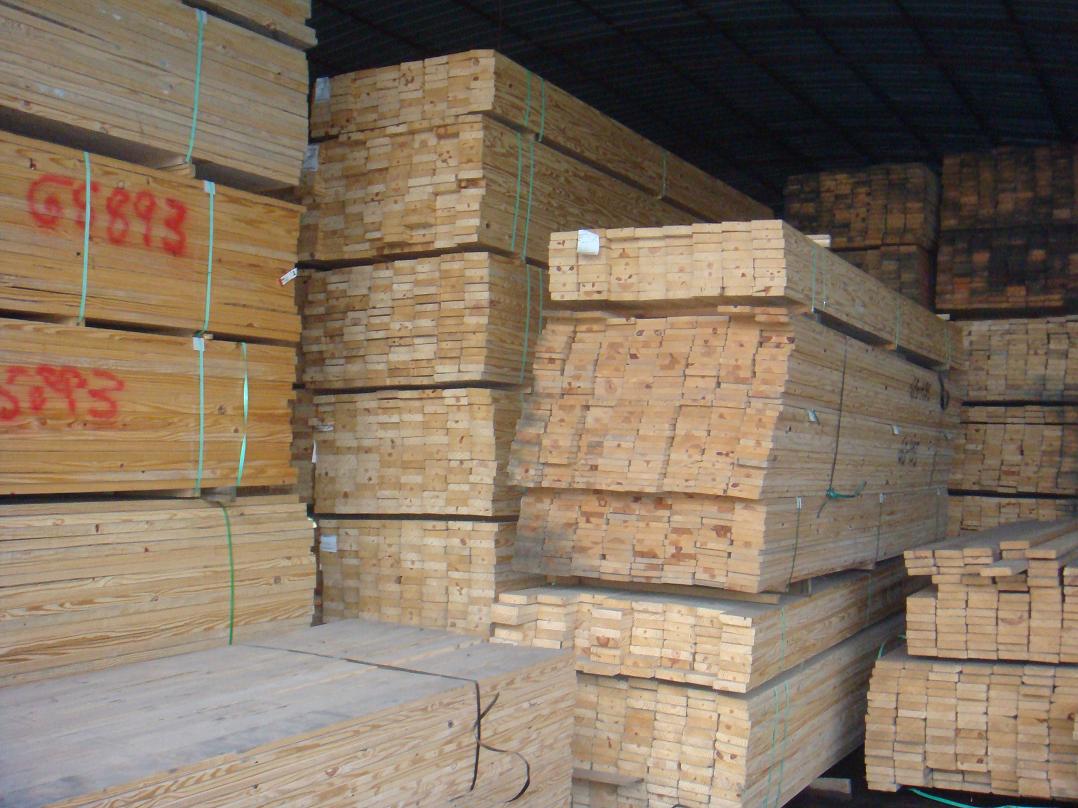 供应俄罗斯进口 樟子松 防腐木板 栏杆 葡萄架