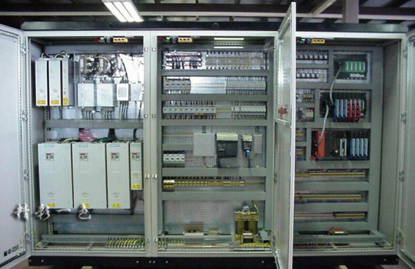 PLC控制柜使用条件