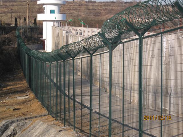 监狱358密纹护栏网 军事禁区密纹隔离网 监狱密纹防护网