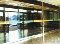 深圳龙岗区专业上门安装维修玻璃自动门，玻璃感应门