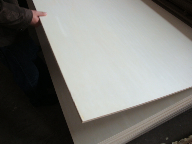 供应专业漂白杨木胶合板杨木芯板，杂木芯板，家具
