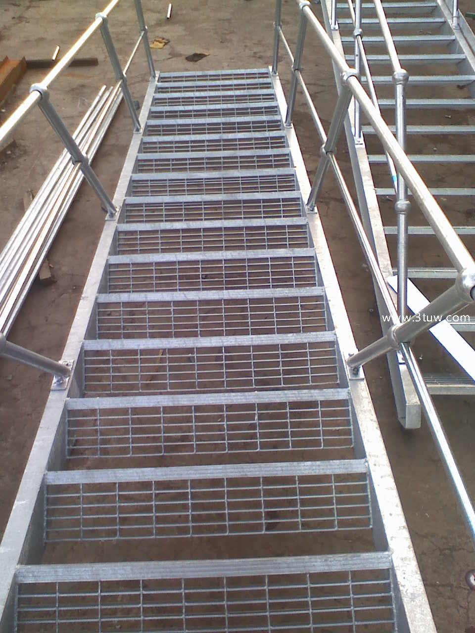 楼梯踏步板 防滑踏步板 专业生产厂家