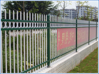 多颜色搭配的公园锌钢护栏小区锌钢围栏网款式多样厂家生产