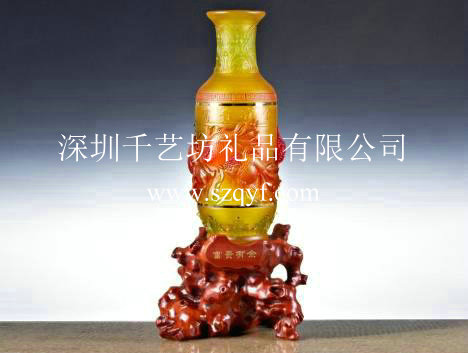 供应居装饰花瓶供应 商务办公赠礼 树脂仿玉花瓶，深圳礼品公司