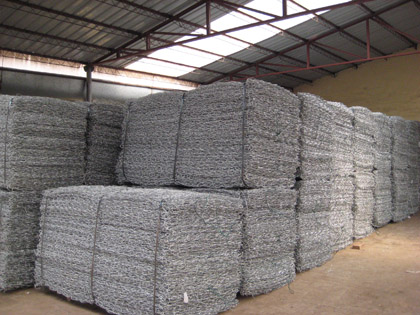 锌铝合金铅丝石笼网寿命长,用途多,质量高