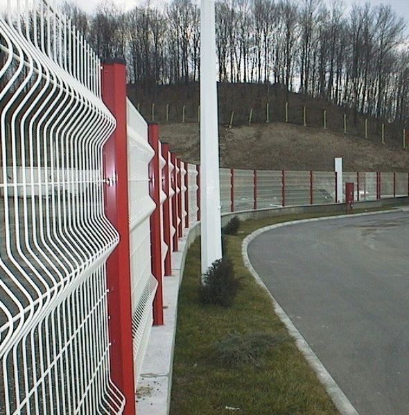 厂区护栏网 围墙护栏网安装 折弯护栏网尺寸