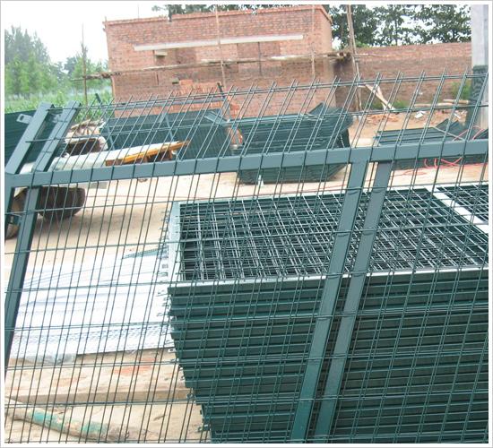 铁路护栏网1.8米高框架护栏网 浸塑围栏网