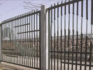提供新型铁路护栏，扁铁护栏，铁艺框架护栏，品质有**
