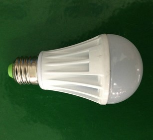 优质高效 LED球泡灯 7w