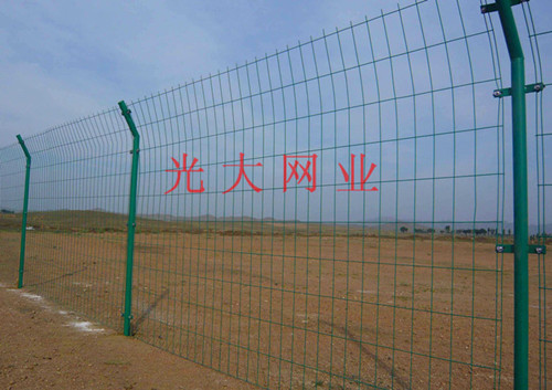 内蒙古护栏网安装，包头围栏网，呼和浩特网围栏