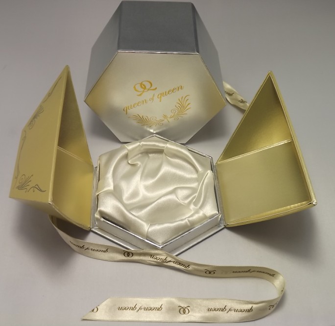 供应实体厂家生产带丝带礼盒 化妆盒 礼品盒 礼物盒