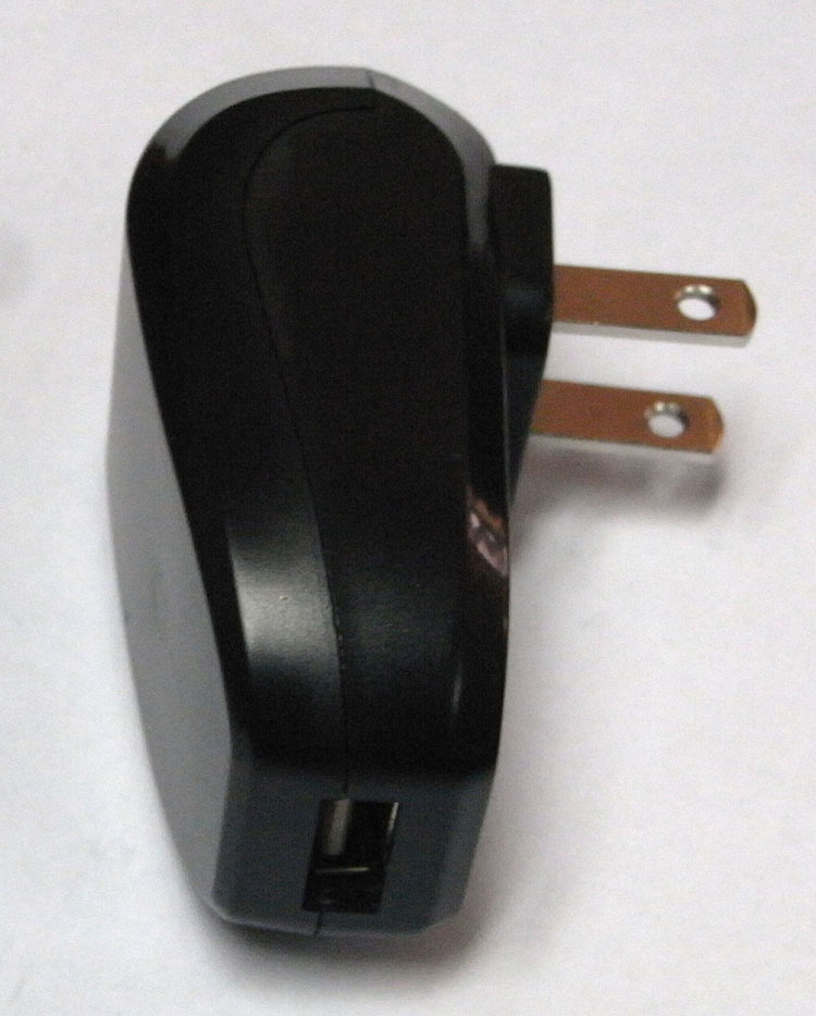 供应新款安规标准方案5V1A手机数码通用USB充电器