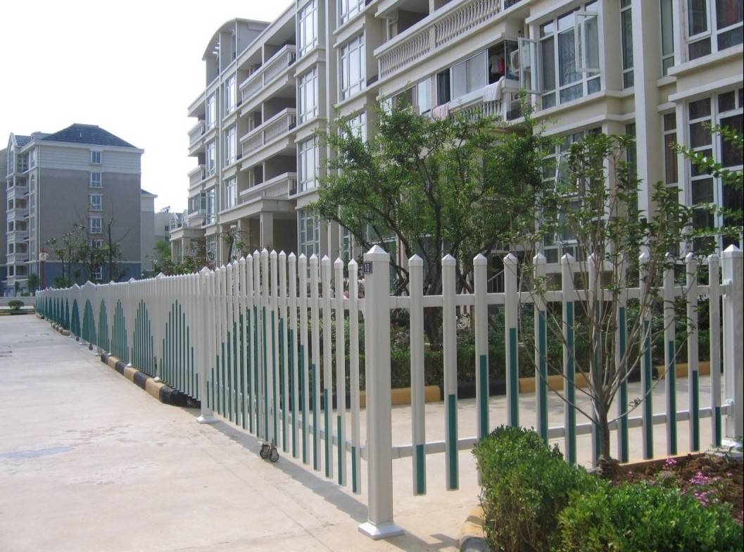 锌钢材质优点对比 马路插接护栏 插接锌钢护栏 安全隔离栅