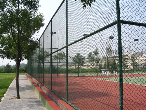 体育场围网定做 4米高围栏网安装 篮球场围网现货