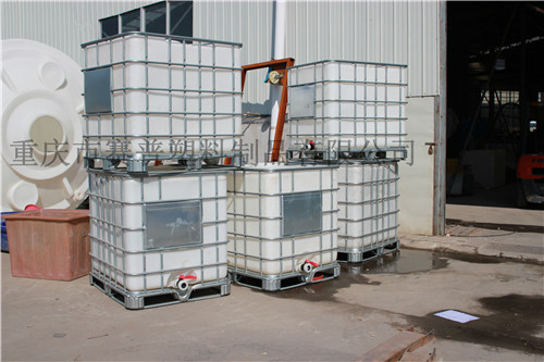 供应1吨-30吨白色立式平底塑料水箱1个起批