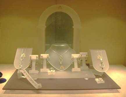 供应**玻璃珠宝展示台、架