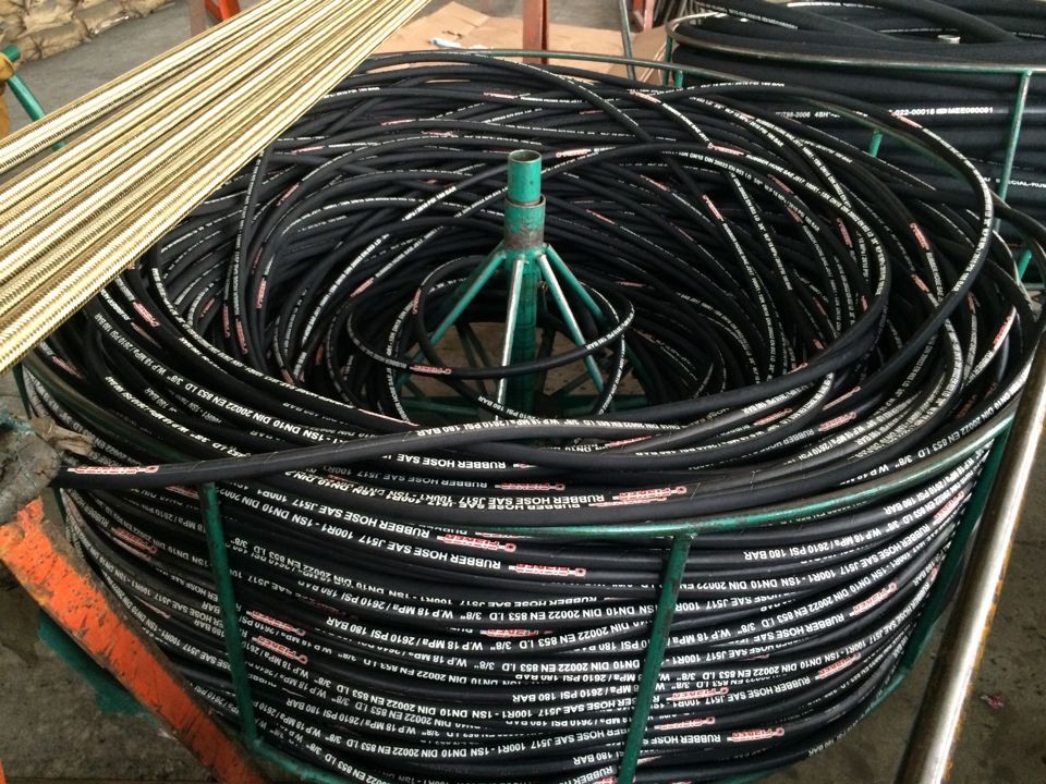 专业生产钢丝缠绕胶管4sp-13-60mpa 耐高压橡胶软管 耐油胶管