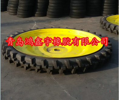 供应优质工程机械矿山用足球快花纹轮胎
