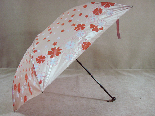 深圳雨伞厂定做满版印刷**轻三折伞，折叠伞中的公主伞