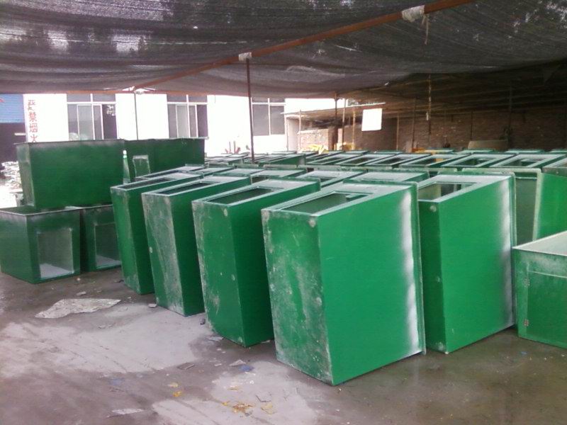 厂家供应玻璃钢垃圾车-河北星塔
