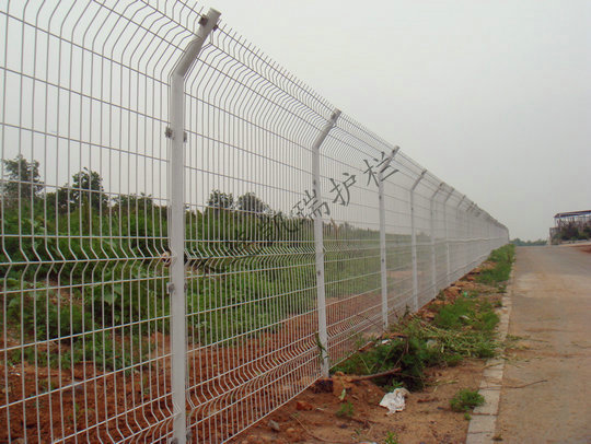 长期现货供应大连围山护栏网，圈地围栏网，金属网围墙产品中心