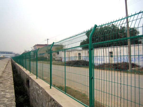 金属围栏,金属护栏网,框架护栏网厂