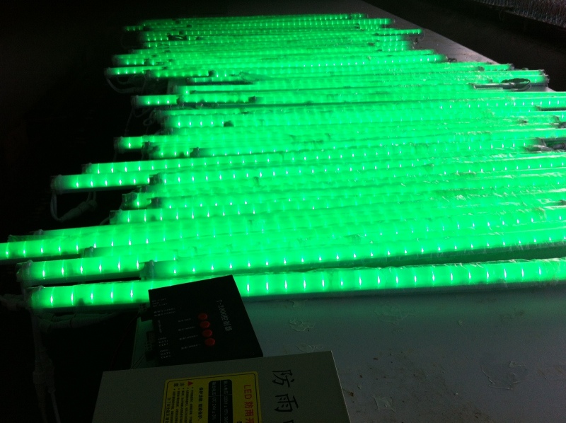 供应LED内控单绿常亮护栏管