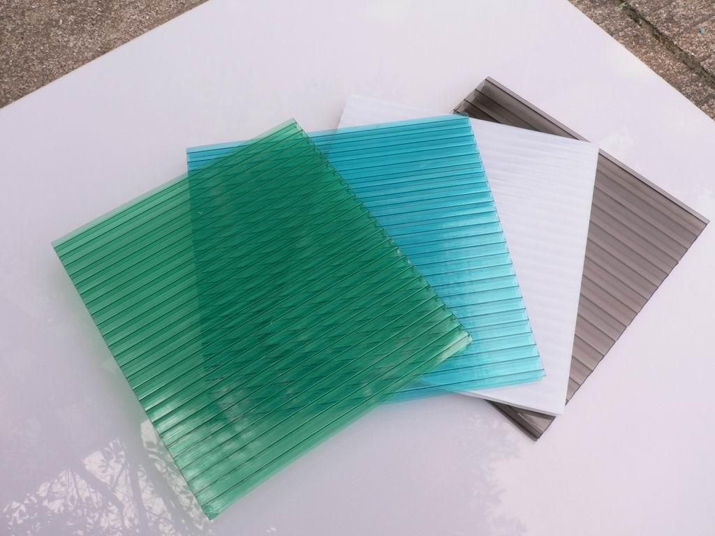 佳斯达工厂生产易洁防雾滴抗紫外线能长期使用15年PC阳光板