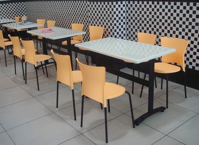 快餐桌生产厂家 塑钢课桌桌 四人位连体餐桌 曲木椅面餐桌 防火板桌面餐桌 肯德基快餐桌